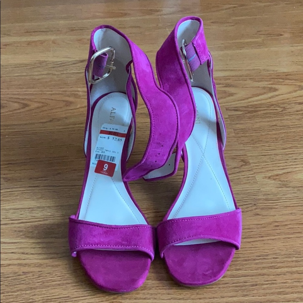 Women’s Alfani suede hot pink peep toe shoes